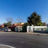 ...nascosto alla fine di viale Pasteur, accanto all�ingresso della stazione di �Bari Scalo� delle Ferrovie Appulo Lucane